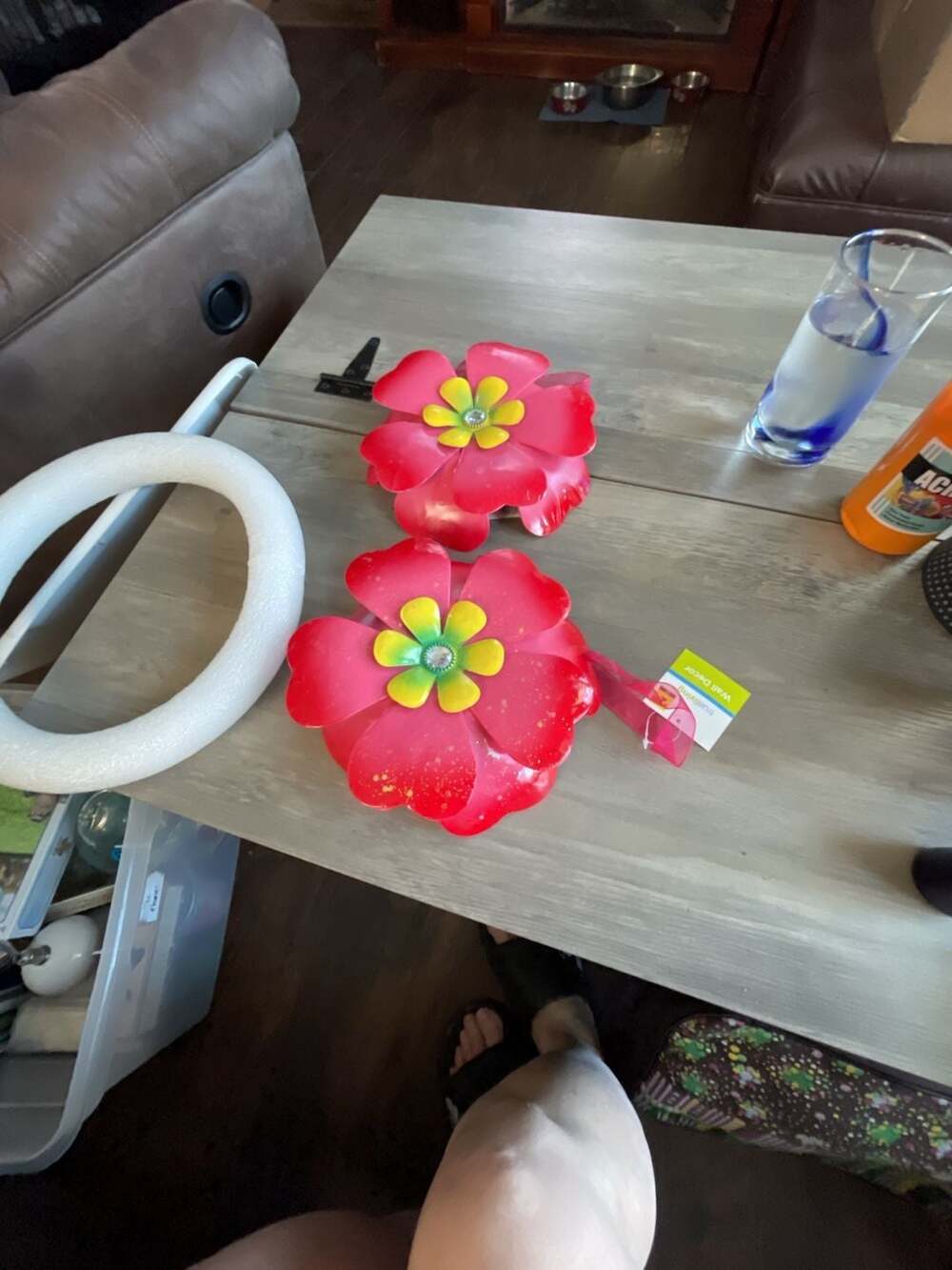 Trueliving Red Metal Flower Wall Decor Set